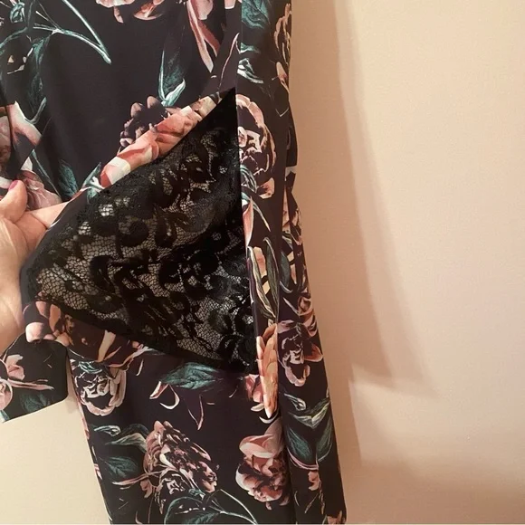 Jax Black Label • Floral Shift Dress w/ Lace Inlay Bell Sleeves • Size 16 • EUC - Picture 3 of 5